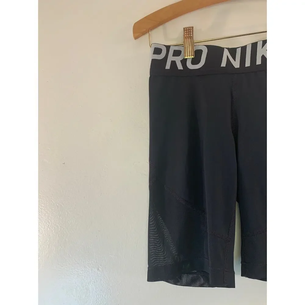NIKE PRO Women’s Black 9” Athletic Shorts / Size: XS